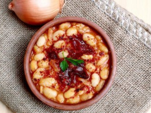 Pastırmalı Kuru Fasulye Tarifi